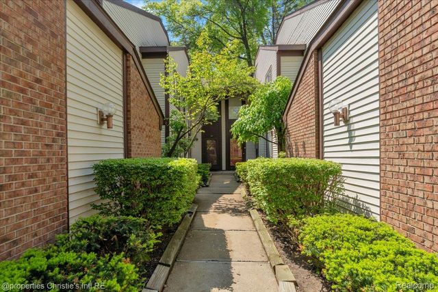 24177 Evergreen Road, Southfield, MI 48075