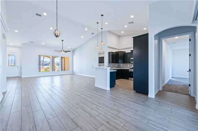 6285 S Lago Grande Drive, Fort Mohave, AZ 86426