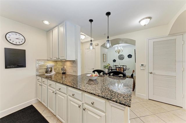 808 3RD AVENUE W 209, Bradenton, FL 34205