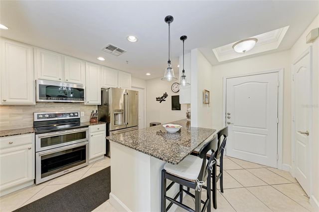 808 3RD AVENUE W 209, Bradenton, FL 34205