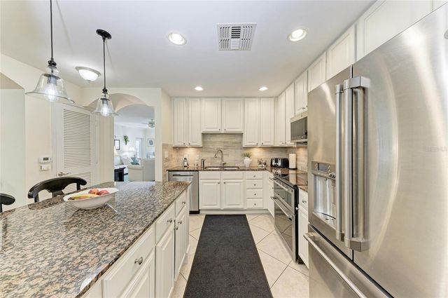 808 3RD AVENUE W 209, Bradenton, FL 34205