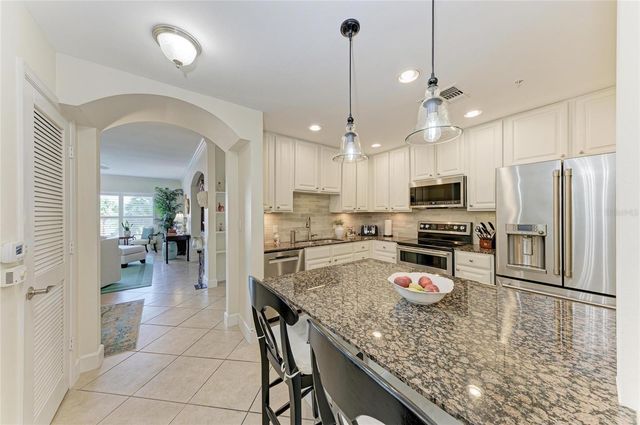 808 3RD AVENUE W 209, Bradenton, FL 34205