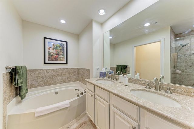 808 3RD AVENUE W 209, Bradenton, FL 34205