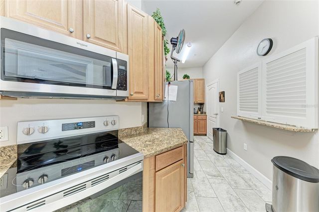 808 3RD AVENUE W 209, Bradenton, FL 34205