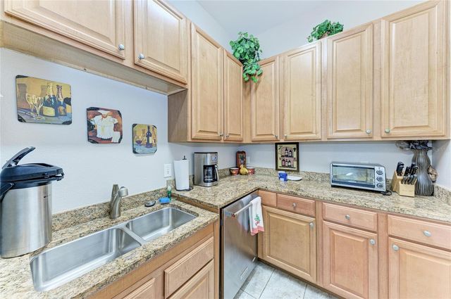 808 3RD AVENUE W 209, Bradenton, FL 34205