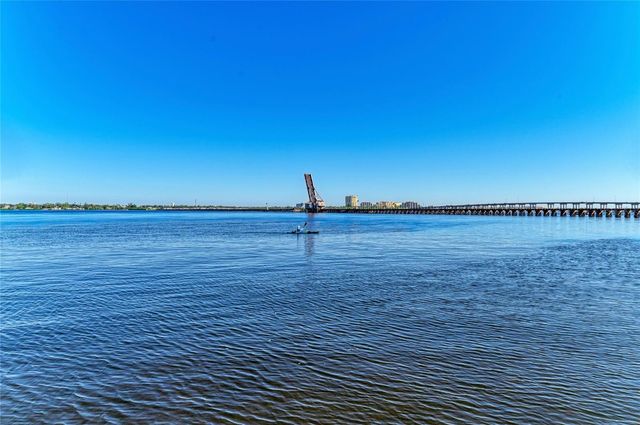 808 3RD AVENUE W 209, Bradenton, FL 34205