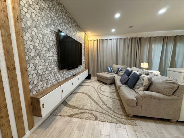 2403 BISCOTTO CIRCLE, Davenport, FL 33897