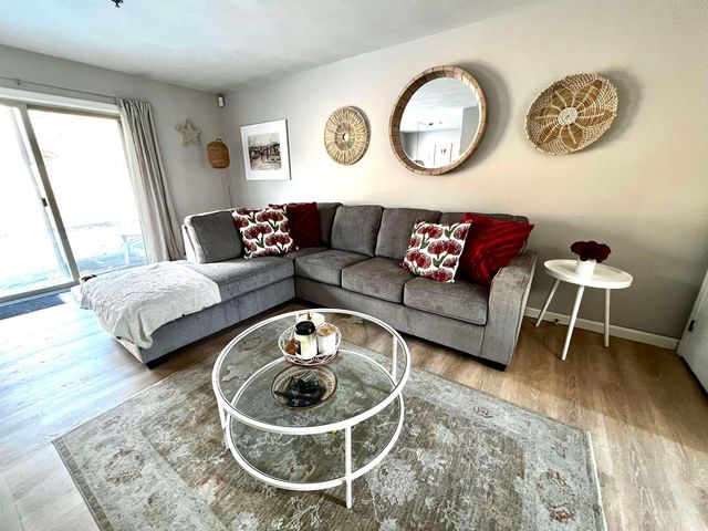 38 Tideview Drive, Dover, NH 03820