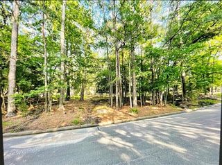 1912 E Lake Drive, Huntsville, TX 77340