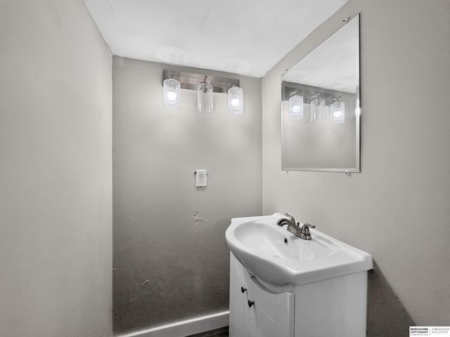 4402 N 53rd Street, Omaha, NE 68104