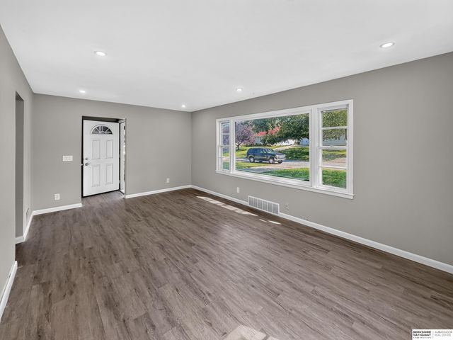 4402 N 53rd Street, Omaha, NE 68104