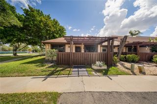 8397 NW 37th Pl, Sunrise, FL 33351