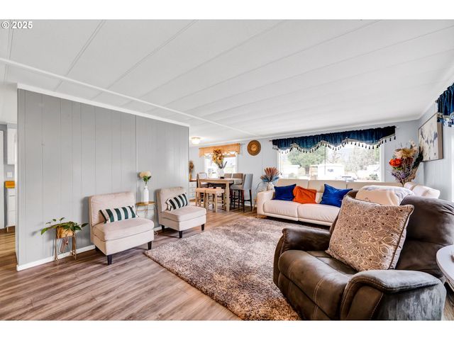 1125 58TH St 76, Springfield, OR 97478