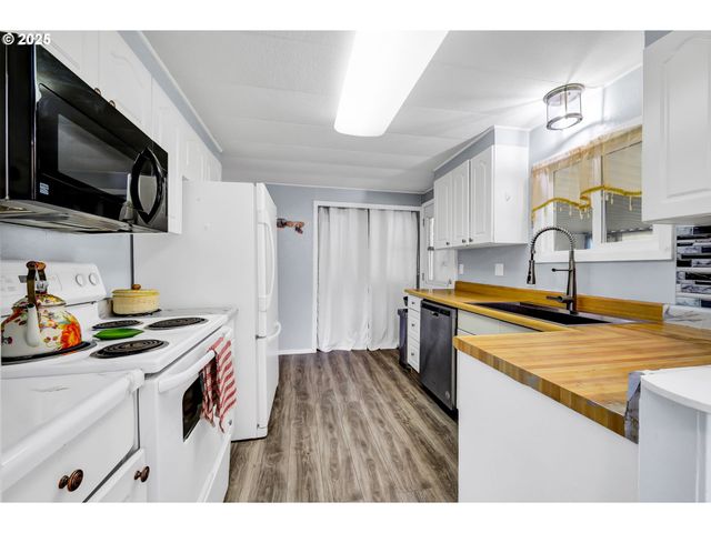 1125 58TH St 76, Springfield, OR 97478