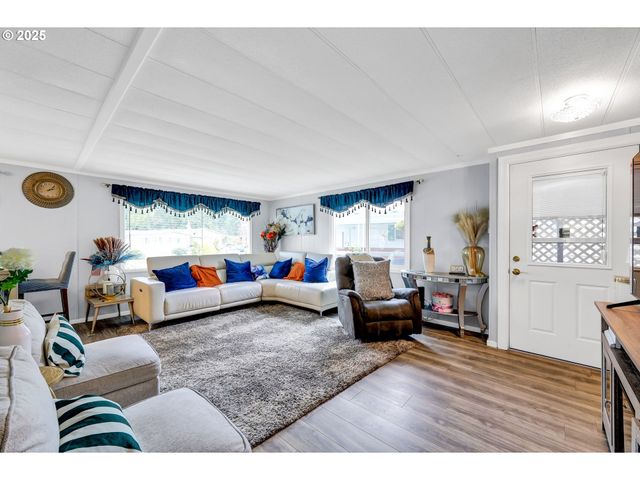 1125 58TH St 76, Springfield, OR 97478