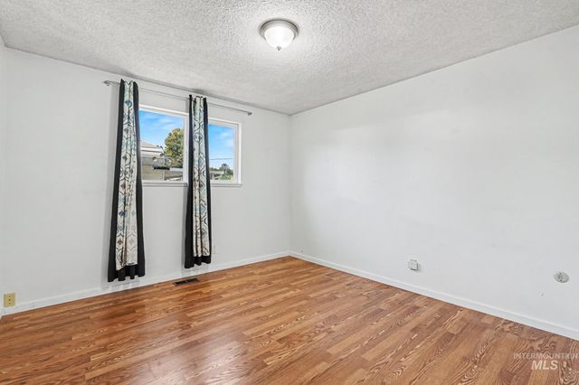520 W Dakota Ave, Nampa, ID 83686