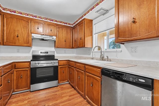 520 W Dakota Ave, Nampa, ID 83686