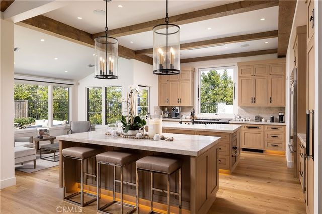 1 San Martin Way, Corona Del Mar, CA 92625