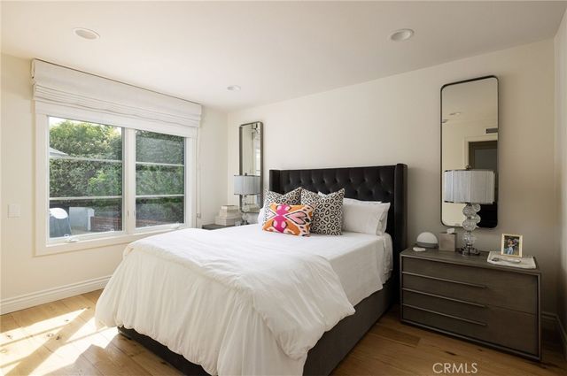 1 San Martin Way, Corona Del Mar, CA 92625