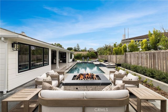 1 San Martin Way, Corona Del Mar, CA 92625