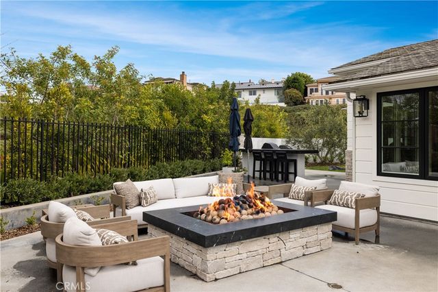 1 San Martin Way, Corona Del Mar, CA 92625