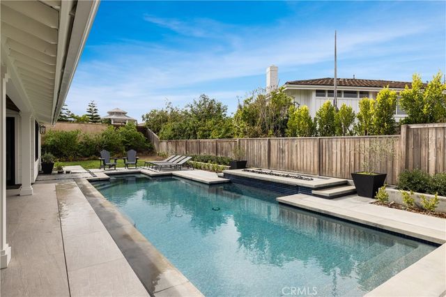 1 San Martin Way, Corona Del Mar, CA 92625