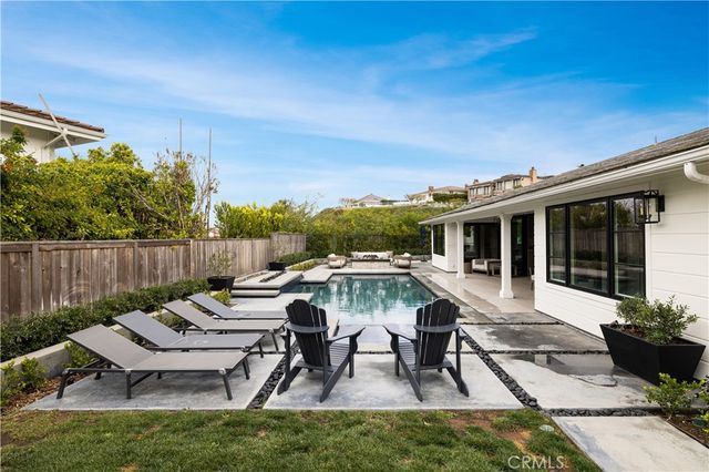 1 San Martin Way, Corona Del Mar, CA 92625