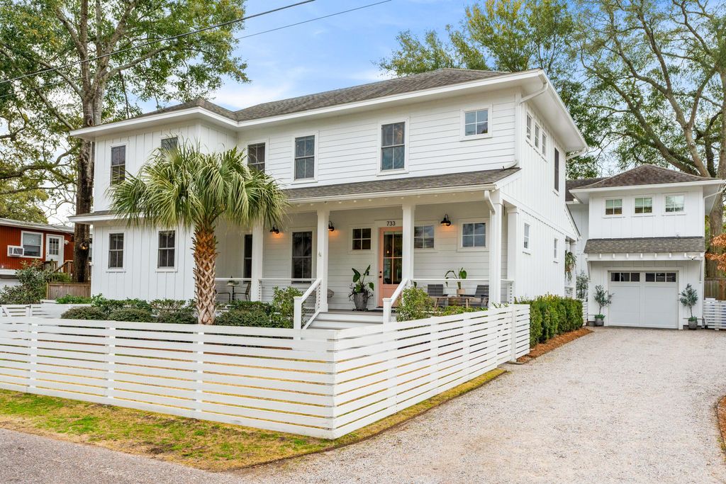 Image 1 of property listing at 733 Atlantic Street, Mount Pleasant, SC 29464