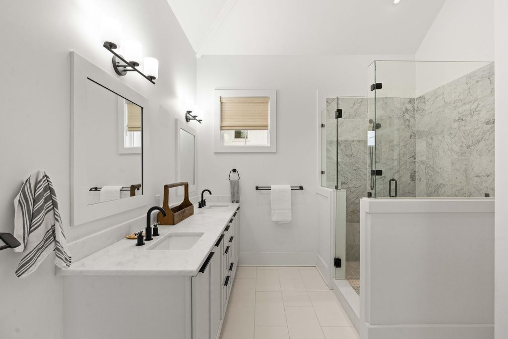 Image 10 of property listing at 733 Atlantic Street, Mount Pleasant, SC 29464