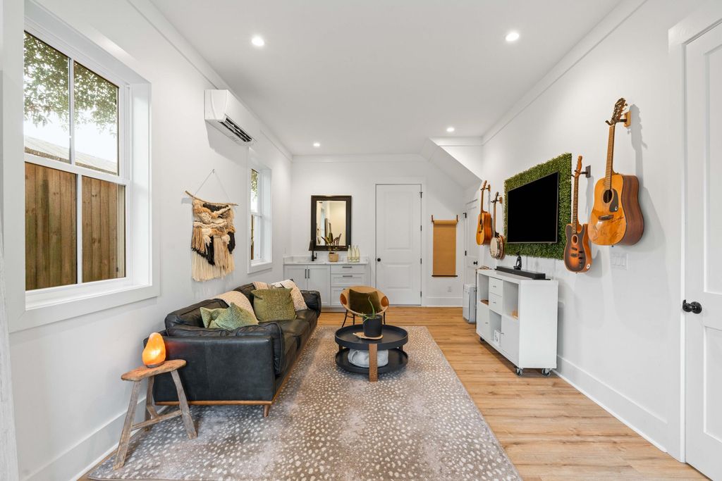 Image 27 of property listing at 733 Atlantic Street, Mount Pleasant, SC 29464