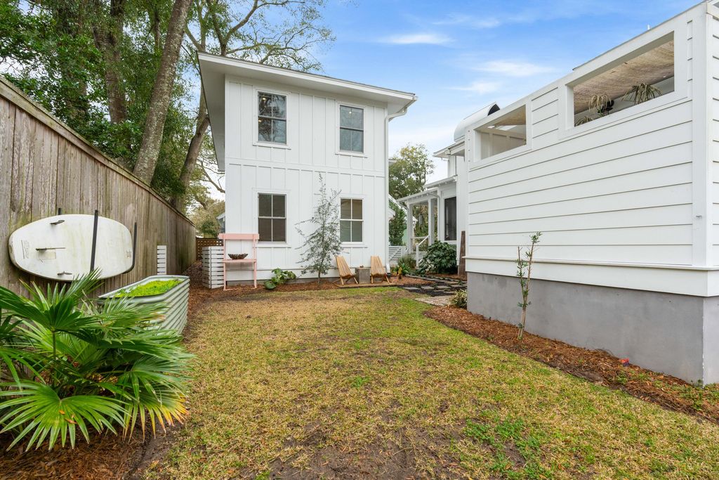 Image 37 of property listing at 733 Atlantic Street, Mount Pleasant, SC 29464