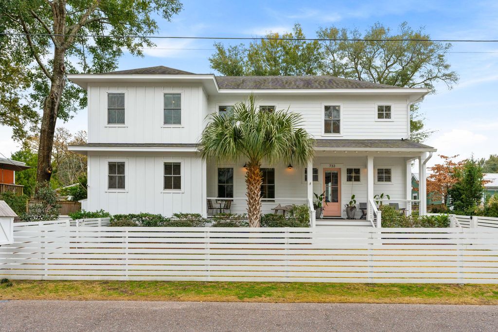 Image 40 of property listing at 733 Atlantic Street, Mount Pleasant, SC 29464