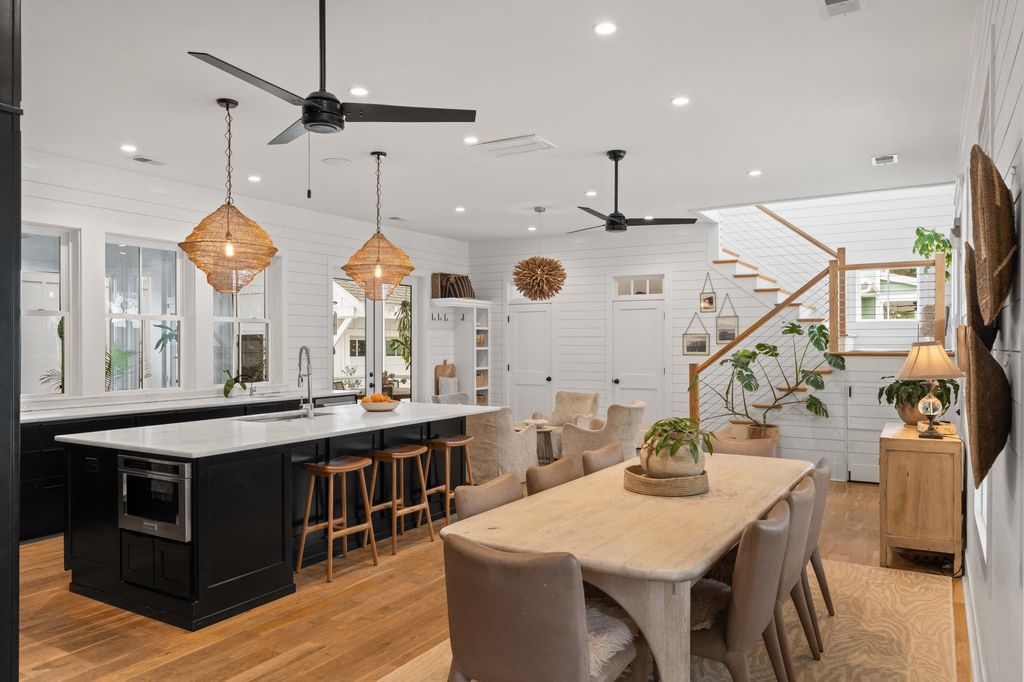 Image 5 of property listing at 733 Atlantic Street, Mount Pleasant, SC 29464