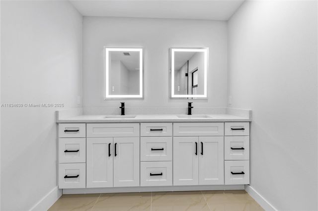 456 Mercedes CT, Lehigh Acres, FL 33972