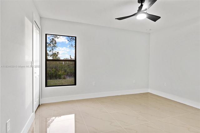 456 Mercedes CT, Lehigh Acres, FL 33972