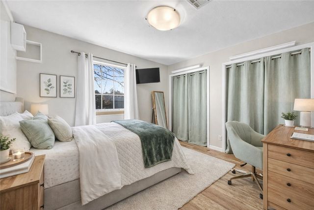 410 N 37th Place, Rogers, AR 72756