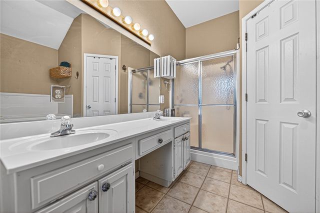 410 N 37th Place, Rogers, AR 72756