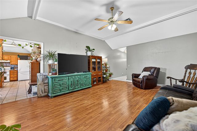 410 N 37th Place, Rogers, AR 72756