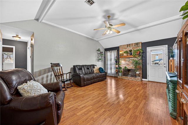 410 N 37th Place, Rogers, AR 72756