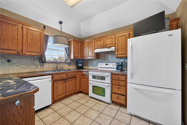 410 N 37th Place, Rogers, AR 72756