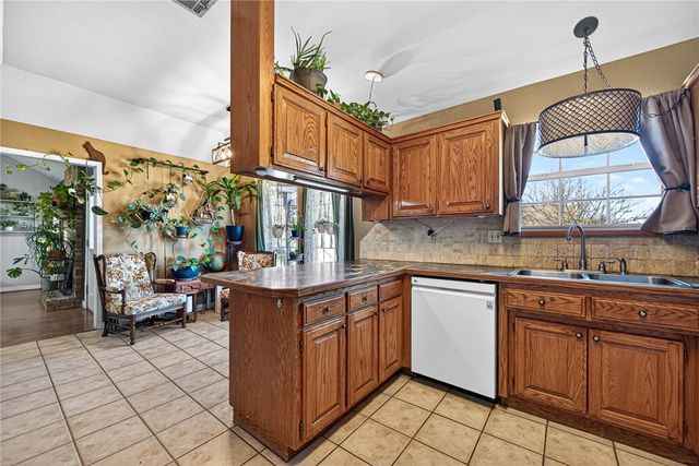 410 N 37th Place, Rogers, AR 72756