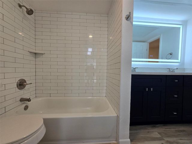 12660 Ashford Point Drive 402, Houston, TX 77082