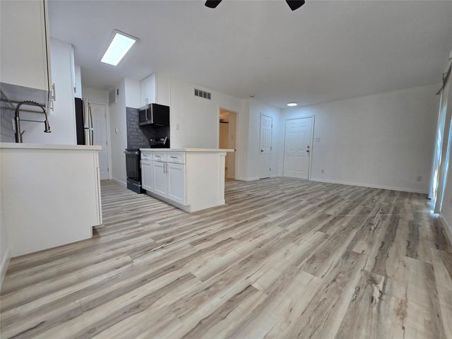 12660 Ashford Point Drive 402, Houston, TX 77082