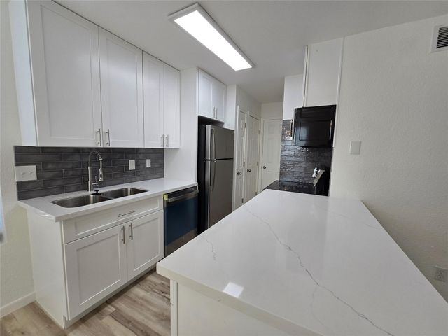 12660 Ashford Point Drive 402, Houston, TX 77082