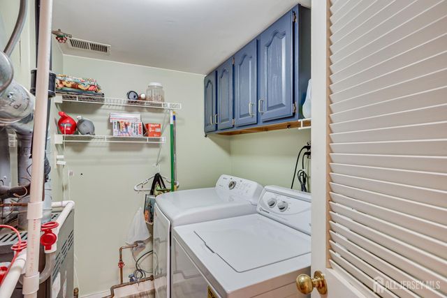 73 Chatsworth Court, Edison, NJ 08820