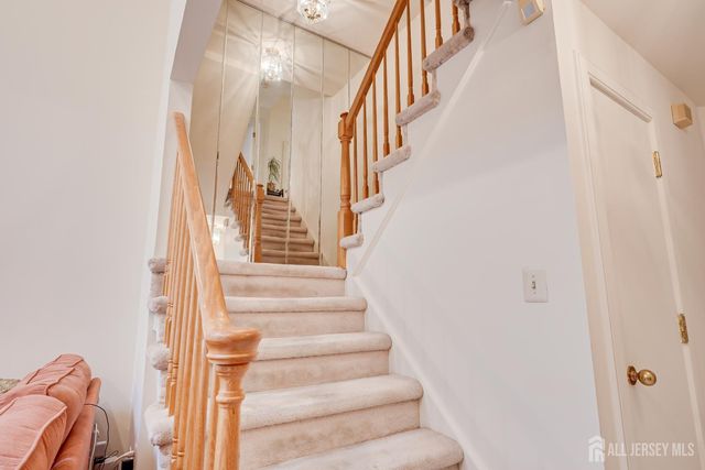 73 Chatsworth Court, Edison, NJ 08820