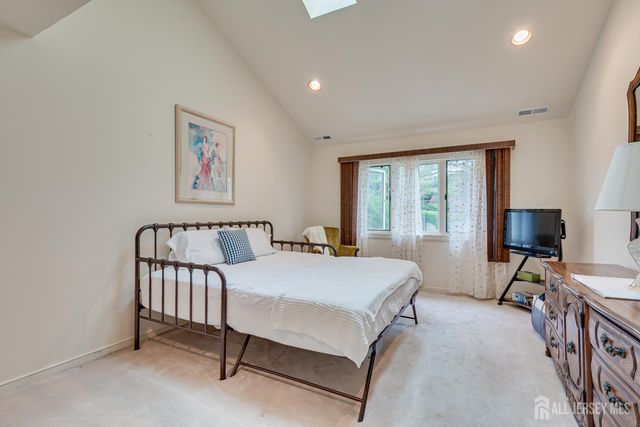 73 Chatsworth Court, Edison, NJ 08820