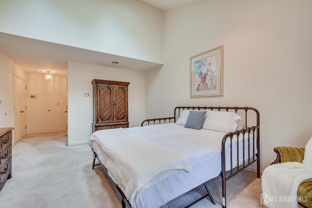 73 Chatsworth Court, Edison, NJ 08820