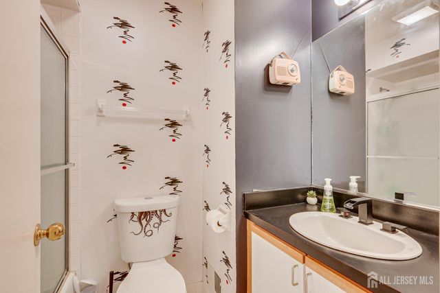 73 Chatsworth Court, Edison, NJ 08820
