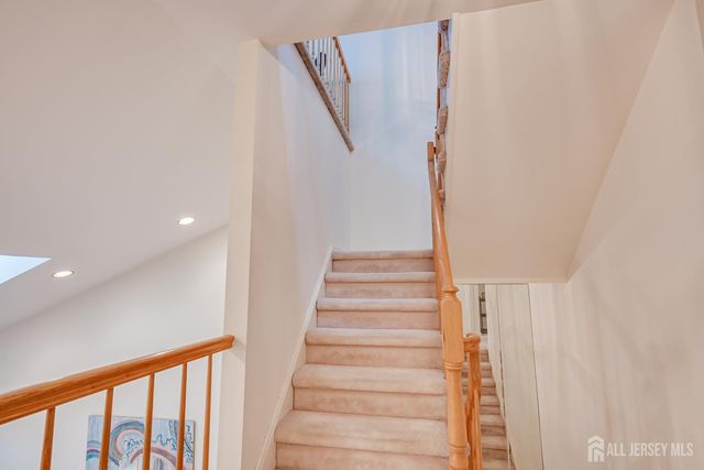73 Chatsworth Court, Edison, NJ 08820